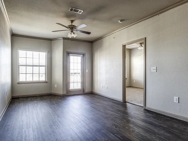 Creekside Vue Apartments — Photo 9