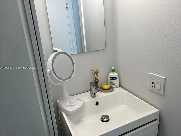 6545 Indian Creek Dr #506 — Photo 8