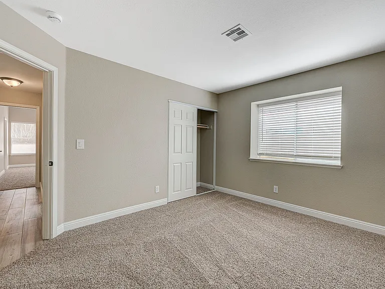 272 Comfort Dr — Photo 32