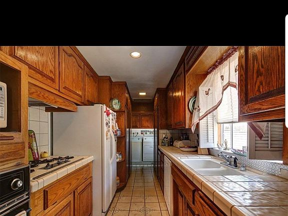 3rd image of 2709 Hermosa Ave