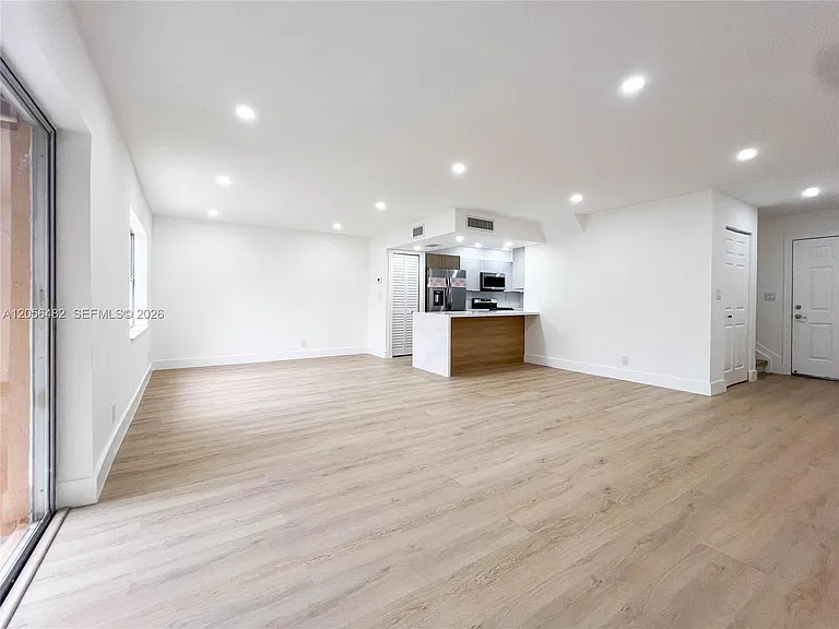 17911 NW 68th Ave #O207 — Photo 5