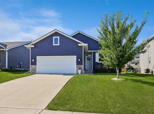 515 SE Alba Pl, West Des Moines, IA 50265