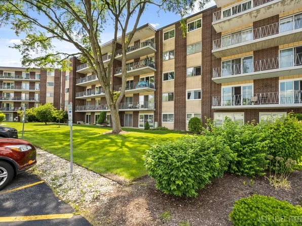 2900 Maple Ave APT 24B, Downers Grove, IL 60515