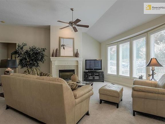 4th image of 612 SW Wintergarden Cir