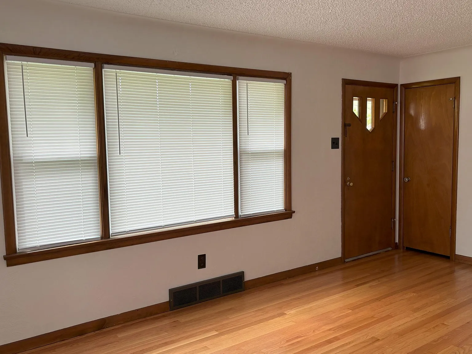 4 bed, 1740 sqft, $1,650 — Photo 3