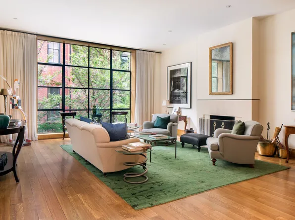 24 West 11th Street image 1 of 12