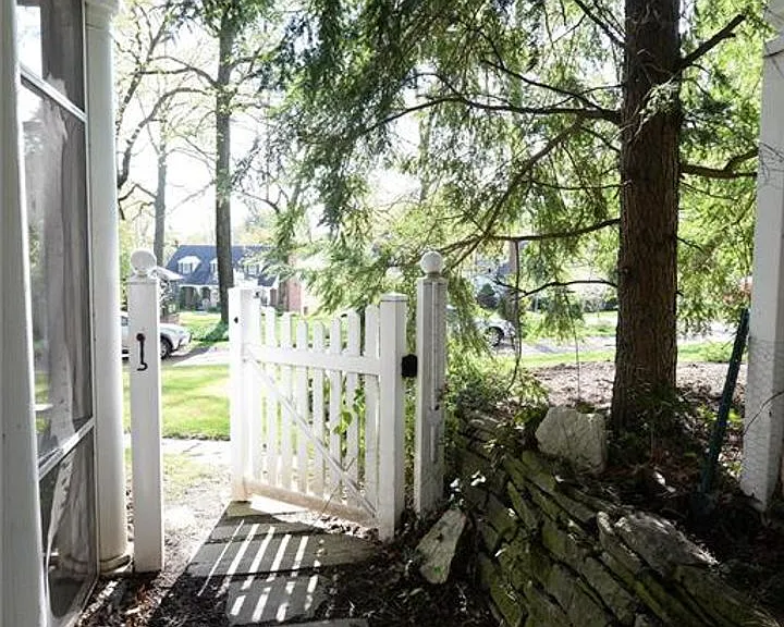 31 Algonquin Wood Pl — Photo 38