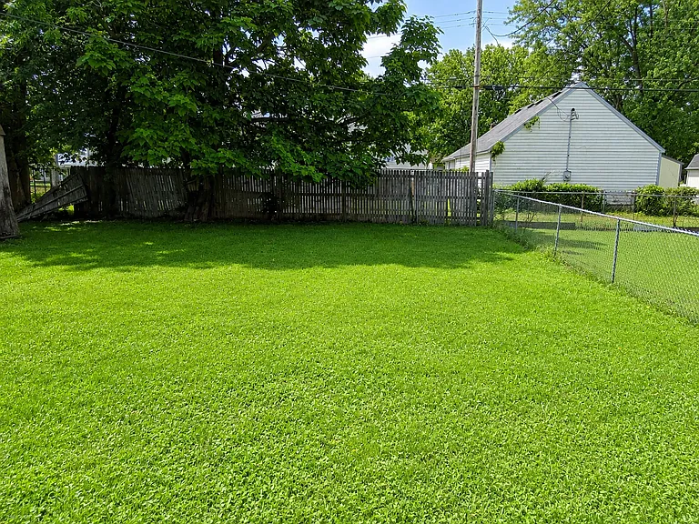 4935 W Legrande Ave — Photo 10