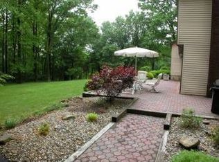 75 Oak Dr, Easton, PA 18042