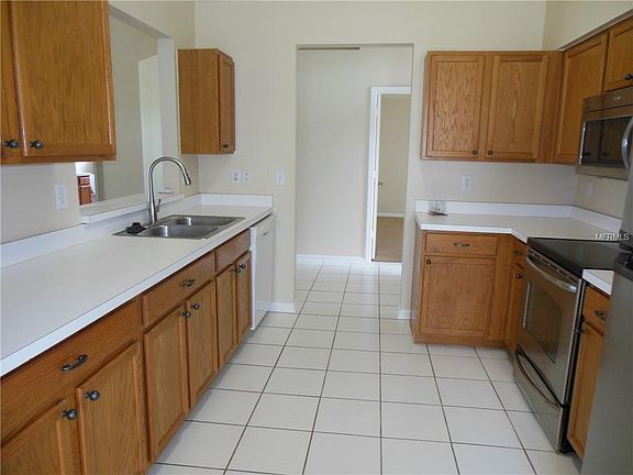 3rd image of 1110 Summer Breeze Dr