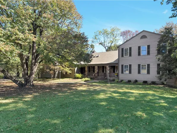 816 N Canterbury Rd, Fayetteville, AR 72701
