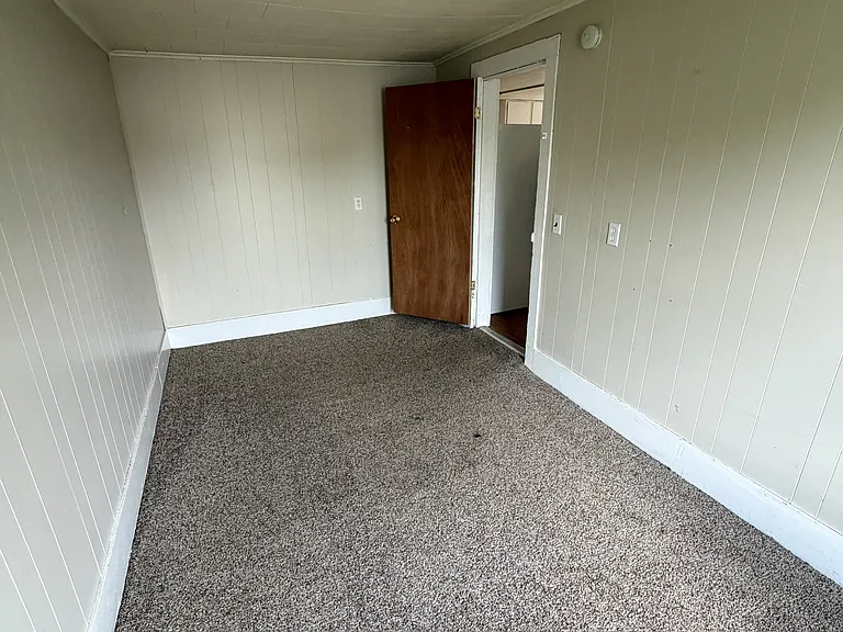 255 Rochester St — Photo 11