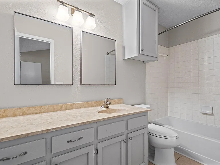 621 Russet Valley Dr — Photo 11
