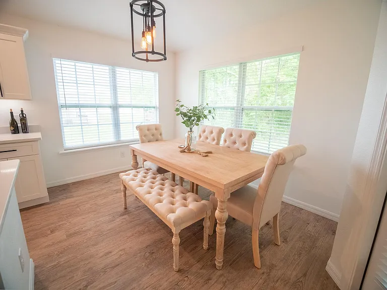 315 SE Lindale Gln — Photo 24