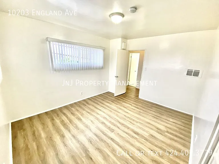 10203 England Ave — Photo 7