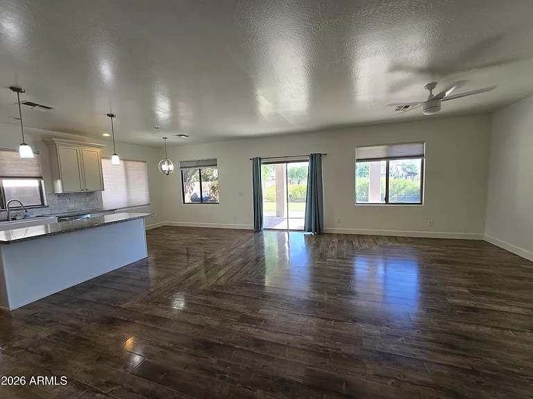 1173 E Mary Ln — Photo 4