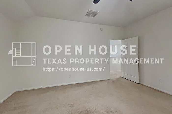 1611 Sterling Village Dr — Photo 8