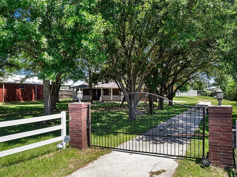 20240 Cypress Rosehill Rd — Photo 9
