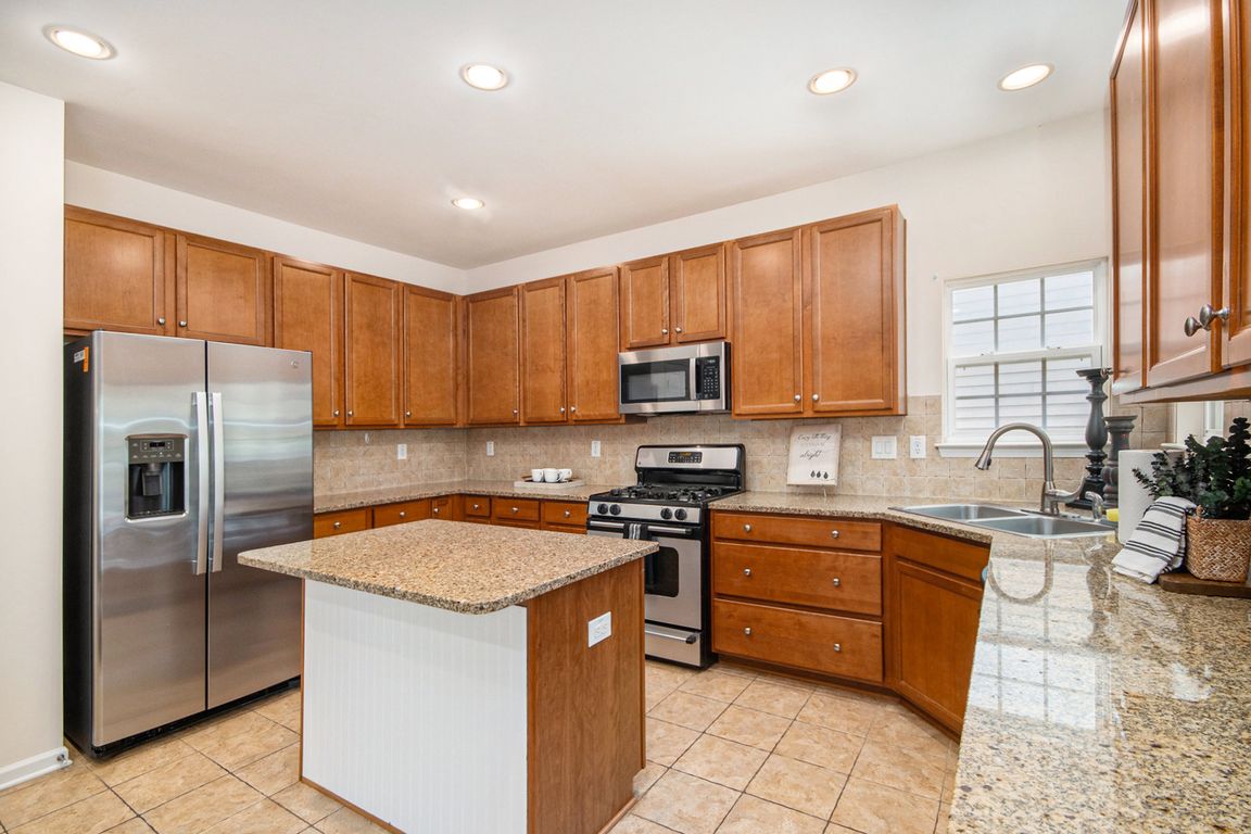 011_35_stonebridge_boulevard_newnan_ga_3026587_183