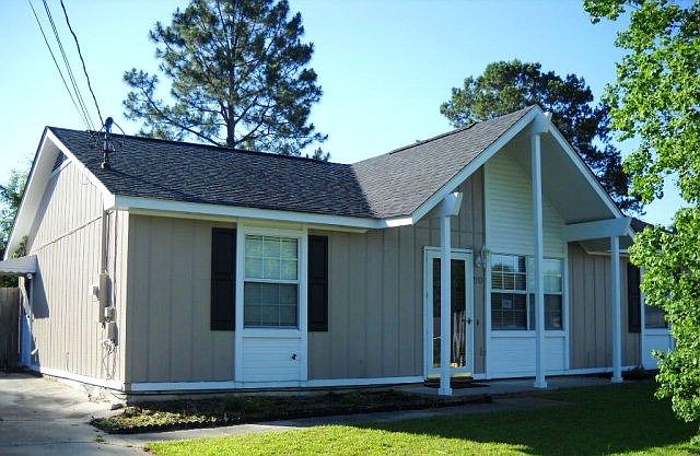 1st image of 2310 Creekwood Dr