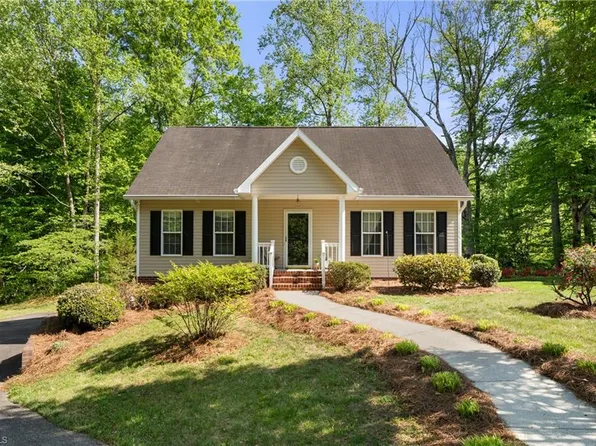 2375 Oakton Dr, Clemmons, NC 27012