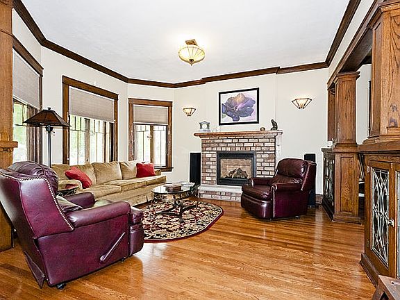 2nd image of 725 Home Ave