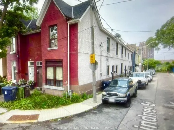 38 Miller St, Toronto, ON M6N 2Z7