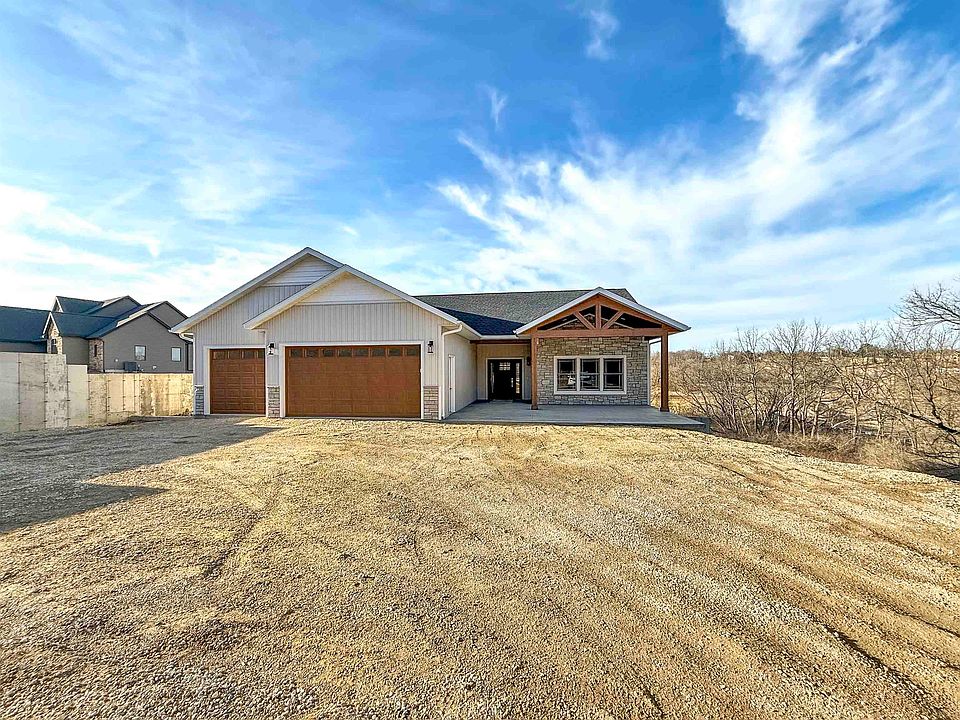 1st image of 24-13 Hidden Ranch Dr