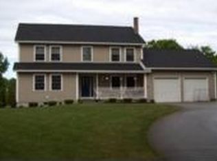 32 Debbie St, Manchester, NH 03102