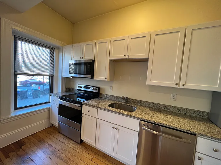 1463 Beacon St #11D — Photo 1