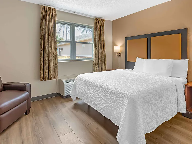 Studio Suite - 1 Queen Bed