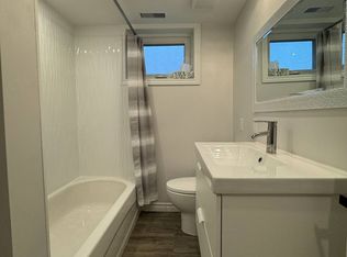 74 Peel St #BASEMENT, Barrie, ON L4M 3L4