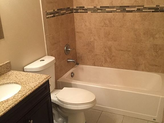 5th image of 448 Studio Cir APT 002