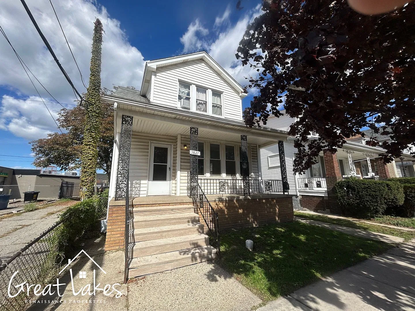 3827 Trowbridge — Photo 1