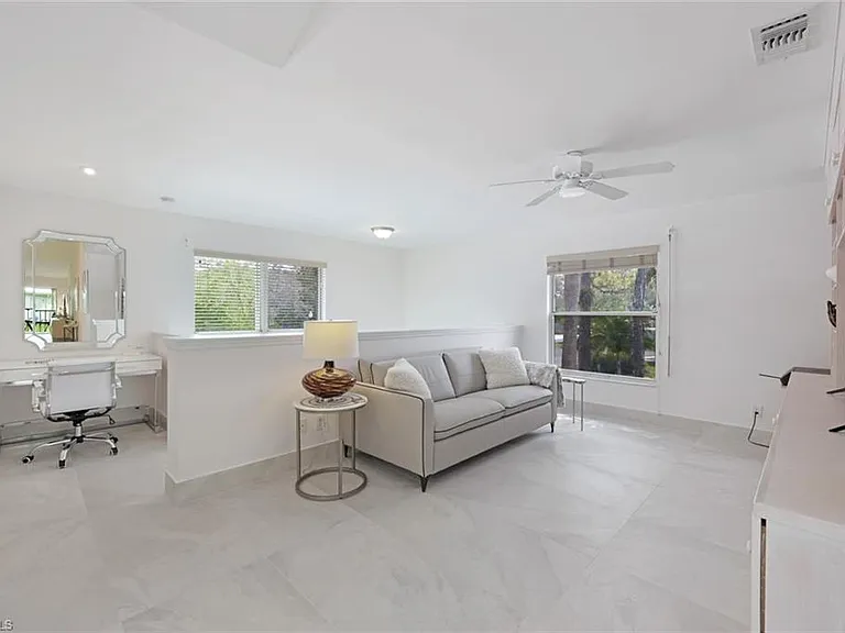881 Gulf Pavilion Dr #201 — Photo 3