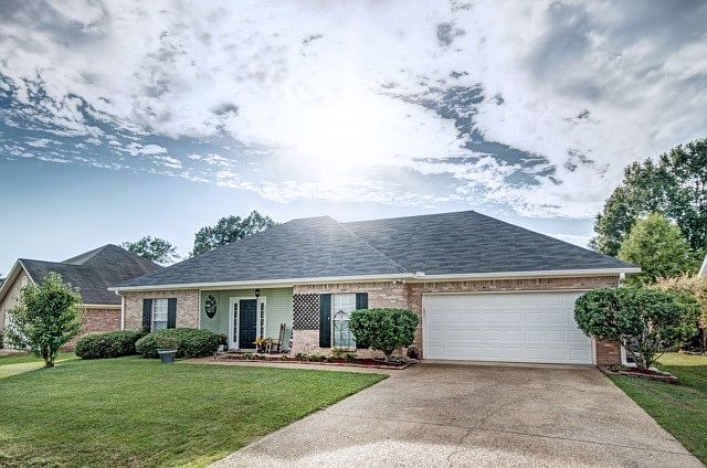 1st image of 213 Cherry Bark Dr