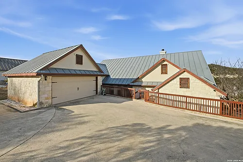 204 Tapatio Dr W Photo 1