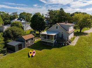 1031 Old Stafford Rd, Tiverton, RI 02878