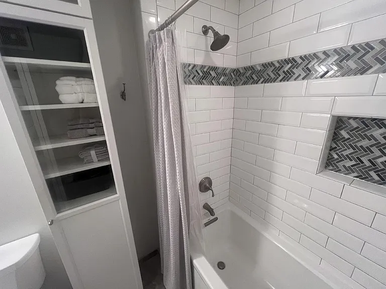 715 N Milwaukee St #302 — Photo 30