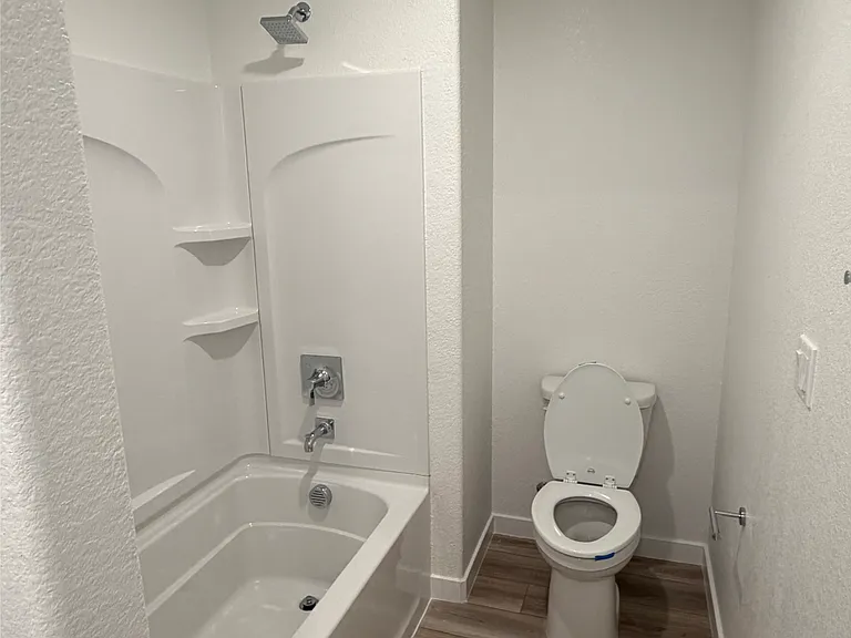 1091 Telford St — Photo 11