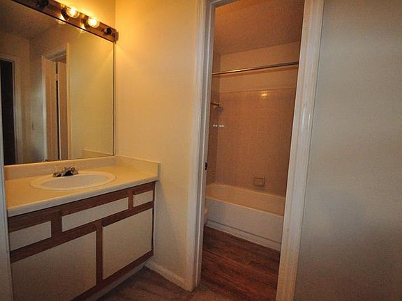 5th image of 8628 Bonaire Bay Ln APT 202
