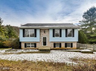 1596 Smiley Dr, New Windsor, MD 21776