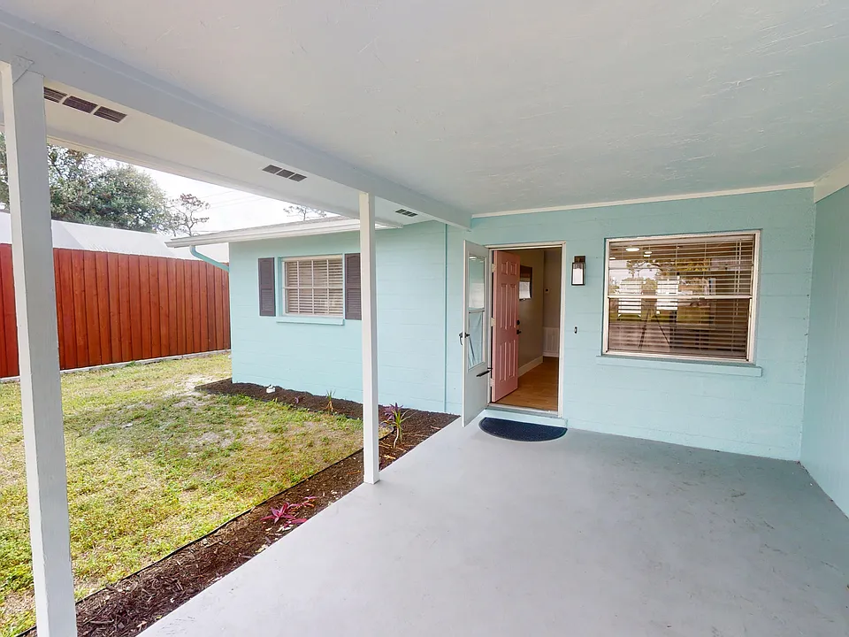 302 Briarwood Rd