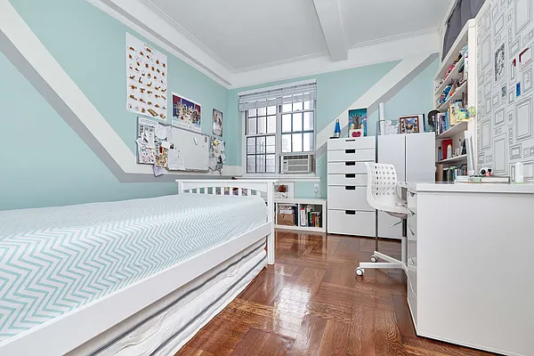 Rented by PocketBroker Inc | media 19