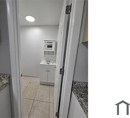 801 Washington St #B — Photo 9