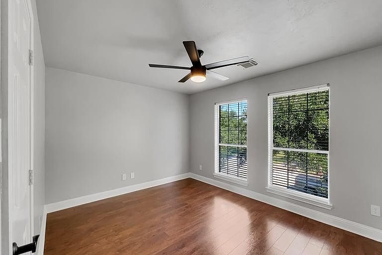 1st image of 1811 N Everglades Dr