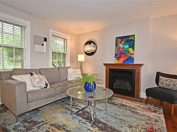 5th image of 427 Olympia Rd