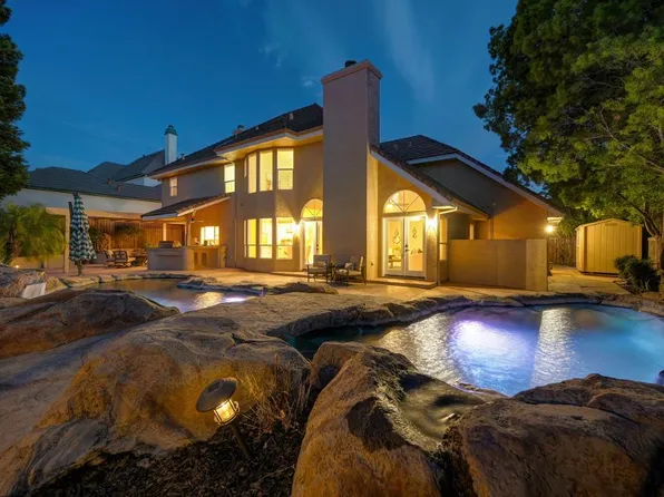 150 Tomlinson Dr, Folsom, CA 95630