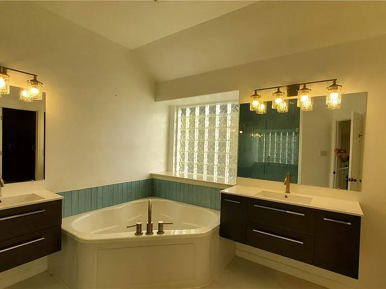 9421 Lisi Anne Dr — Photo 16