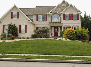 3324 Harwood Ln, Sinking Spring, PA 19608